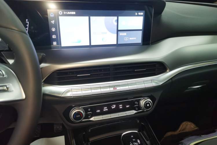 Used Bestune T77 2023 1.5T Automatic Luxury Model Audio And AC Panel
