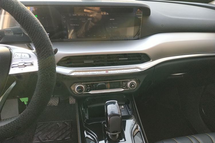 Used Bestune T77 2023 1.5T Automatic Luxury Model Audio And AC Panel