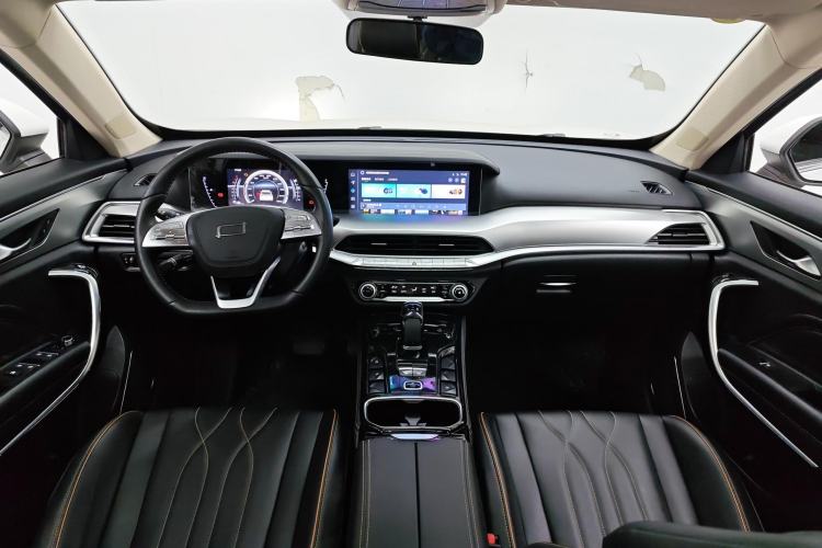 Used Bestune T77 2023 1.5T Automatic Luxury Model Center Console