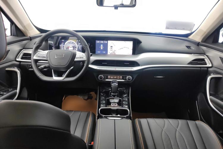 Used Bestune T77 2023 1.5T Automatic Luxury Model Center Console