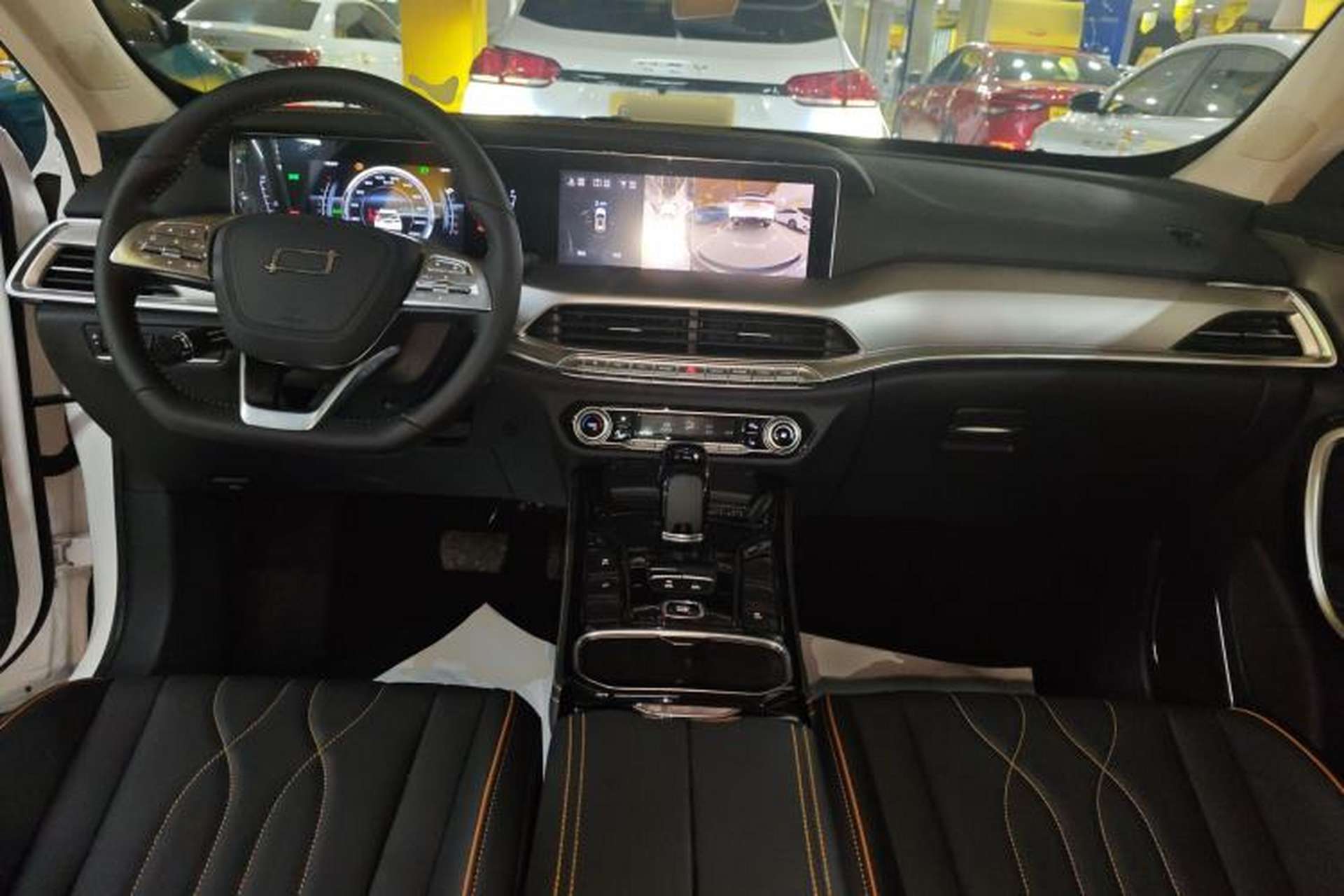 Used Bestune T77 2023 1.5T Automatic Luxury Model Center Console