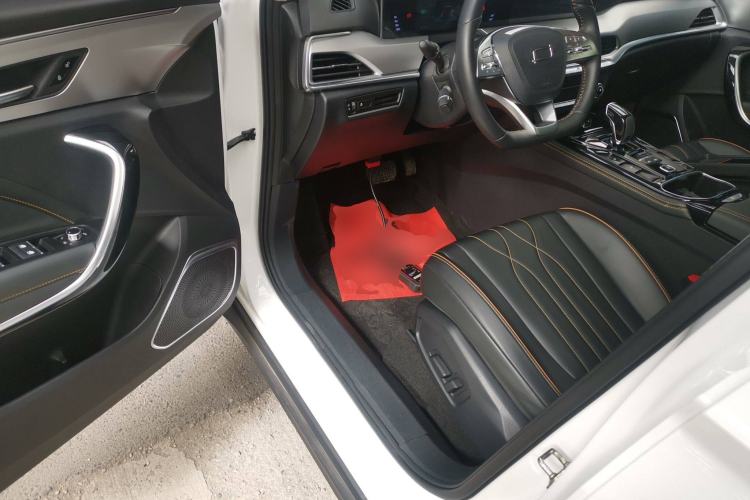 Used Bestune T77 2023 1.5T Automatic Luxury Model Driver Seat