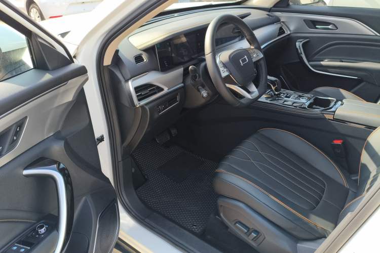 Used Bestune T77 2023 1.5T Automatic Luxury Model Driver Seat