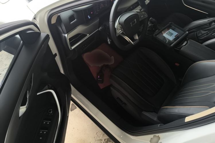Used Bestune T77 2023 1.5T Automatic Luxury Model Driver Seat