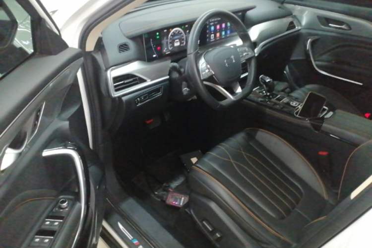 Used Bestune T77 2023 1.5T Automatic Luxury Model Driver Seat