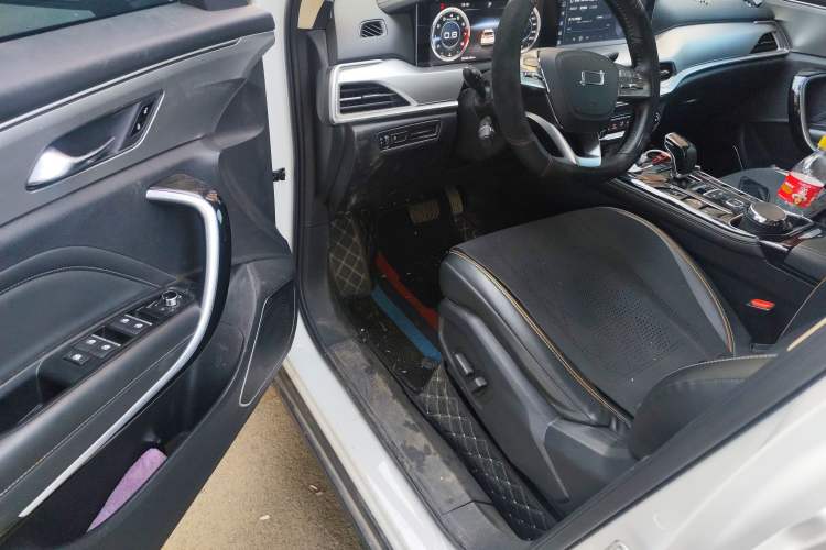 Used Bestune T77 2023 1.5T Automatic Luxury Model Driver Seat