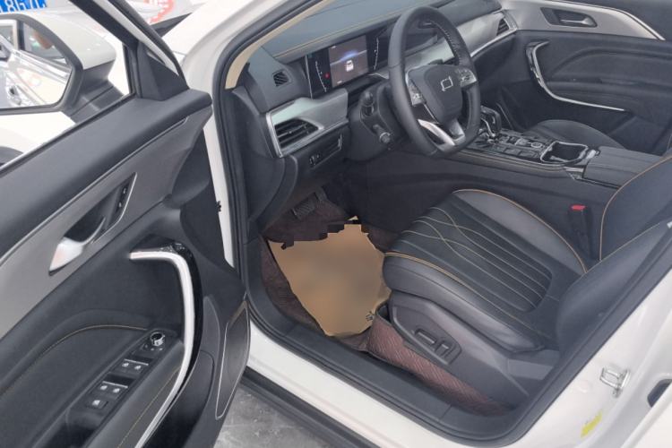 Used Bestune T77 2023 1.5T Automatic Luxury Model Driver Seat
