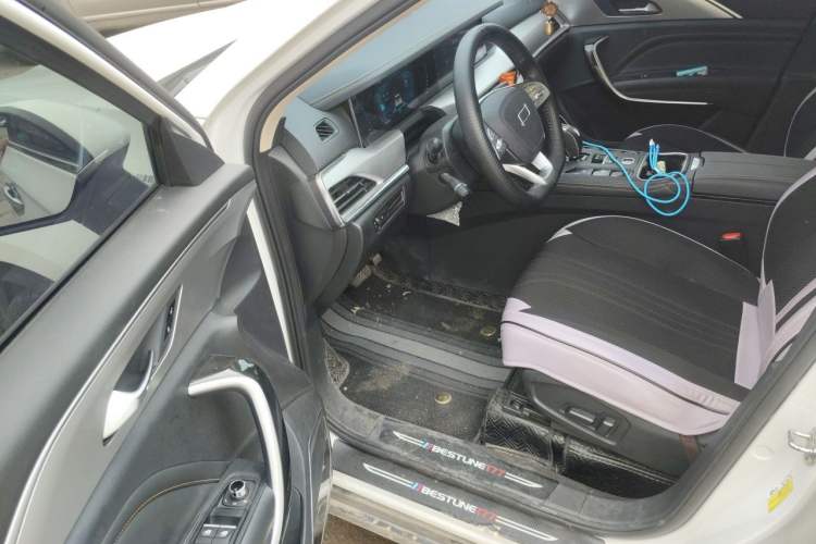 Used Bestune T77 2023 1.5T Automatic Luxury Model Driver Seat