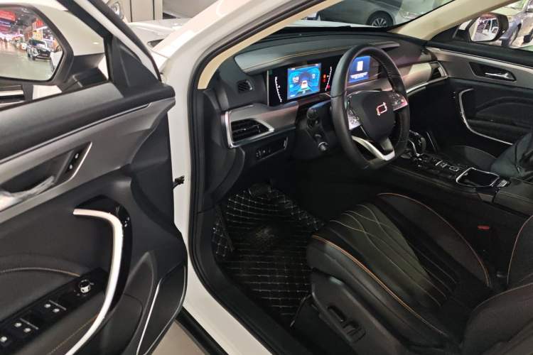Used Bestune T77 2023 1.5T Automatic Luxury Model Driver Seat
