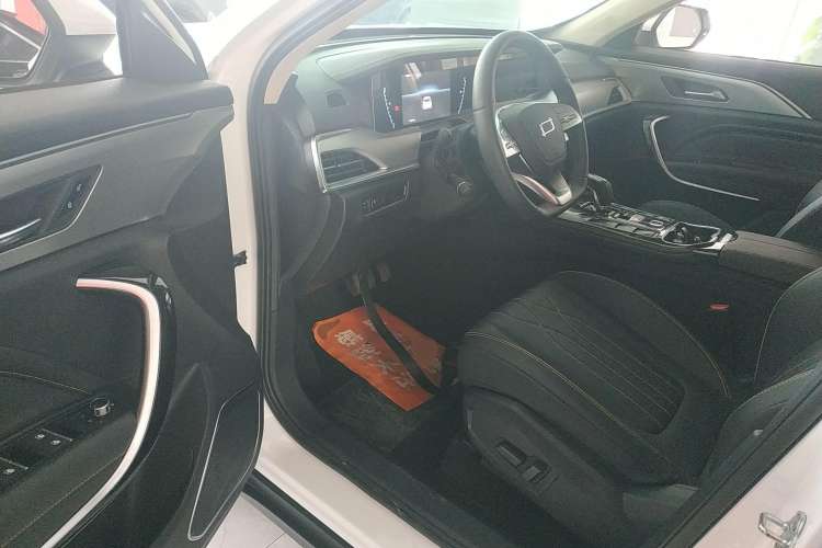 Used Bestune T77 2023 1.5T Automatic Luxury Model Driver Seat