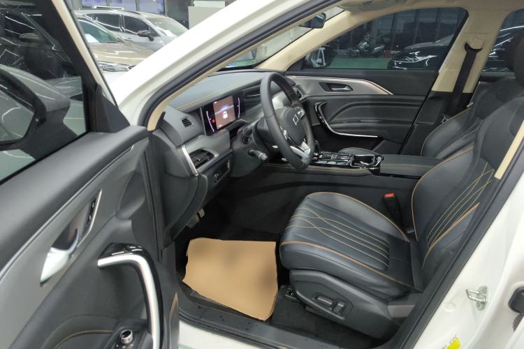 Used Bestune T77 2023 1.5T Automatic Luxury Model Driver Seat