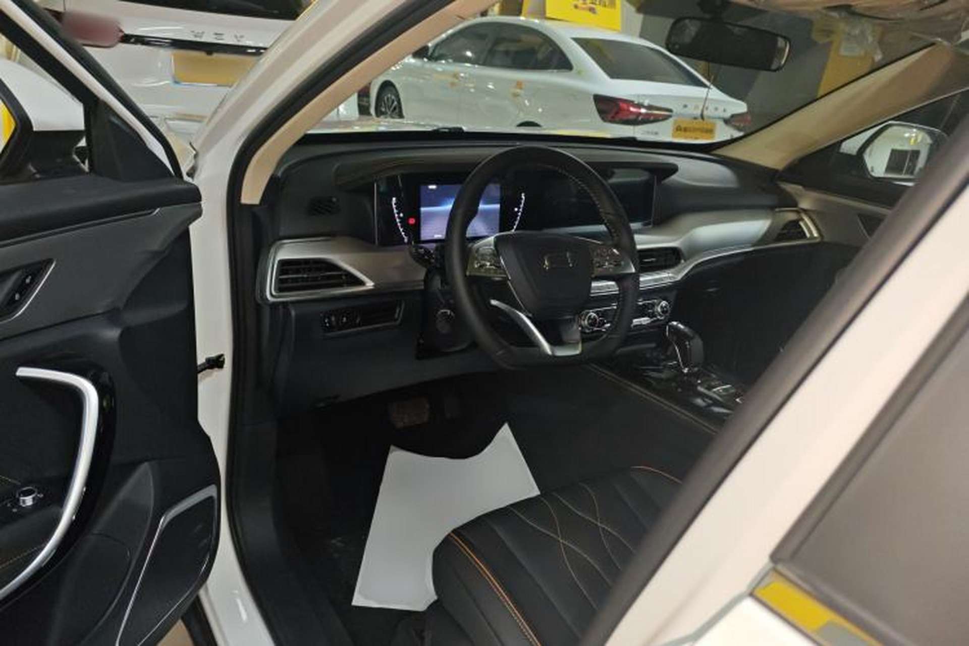 Used Bestune T77 2023 1.5T Automatic Luxury Model Driver Seat