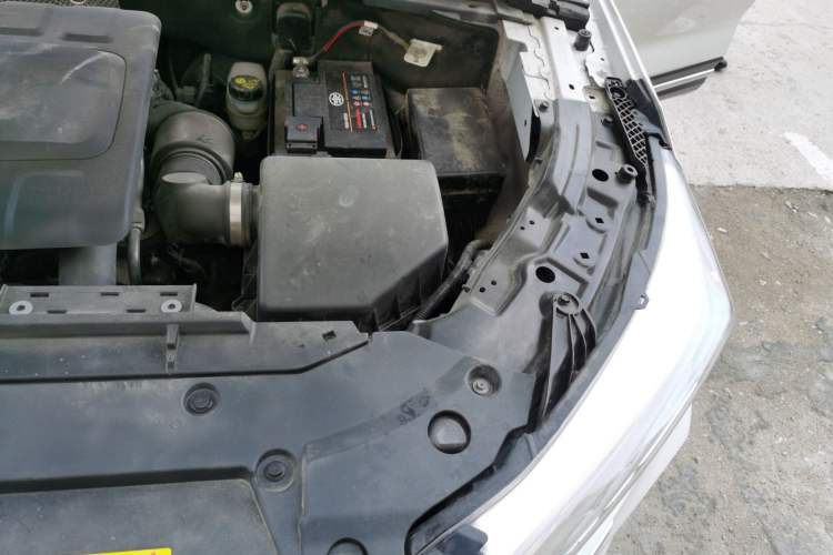 Used Bestune T77 2023 1.5T Automatic Premium Edition Engine Bay Left