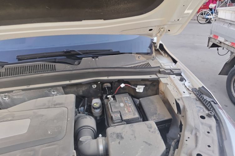 Used Bestune T77 2023 1.5T Automatic Luxury Model Engine Bay Left