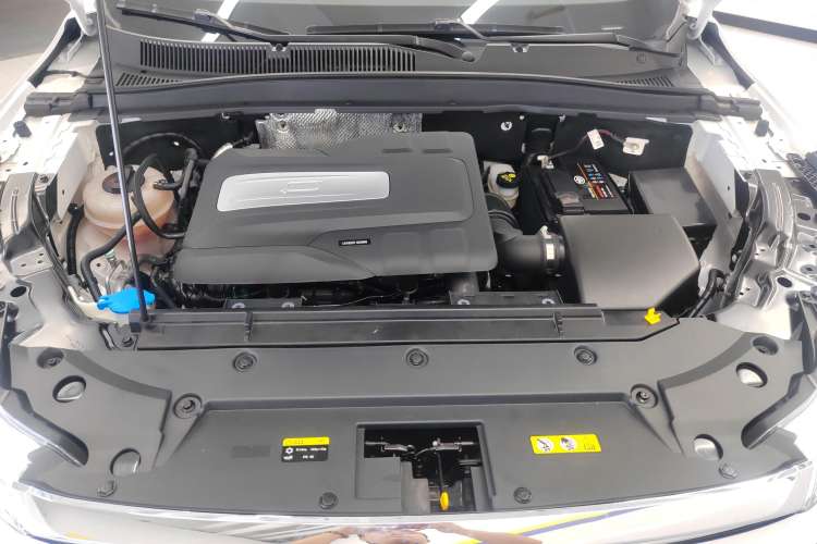 Used Bestune T77 2023 1.5T Automatic Luxury Model Engine Bay