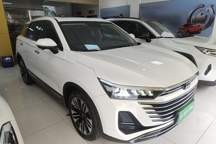 Used Bestune T77 2023 1.5T Automatic Luxury Model Front Right 45 Deg
