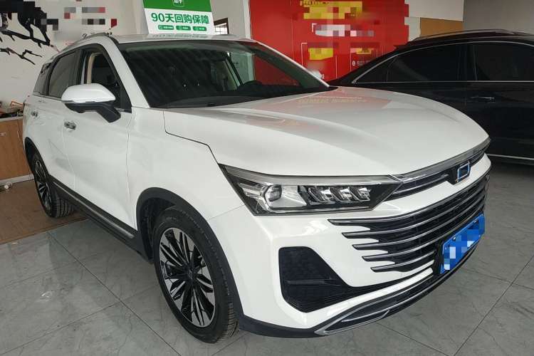 Used Bestune T77 2023 1.5T Automatic Luxury Model Front Right 45 Deg
