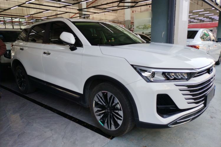 Used Bestune T77 2023 1.5T Automatic Luxury Model Front Right 45 Deg