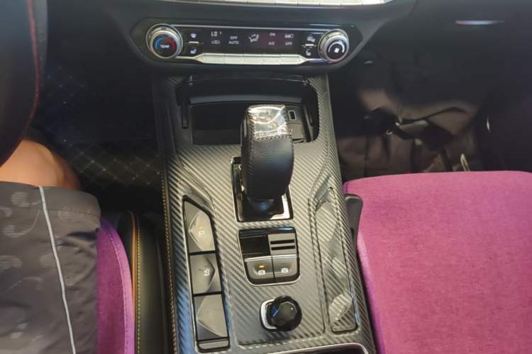 Used Bestune T77 2023 1.5T Automatic Luxury Model Gear Lever