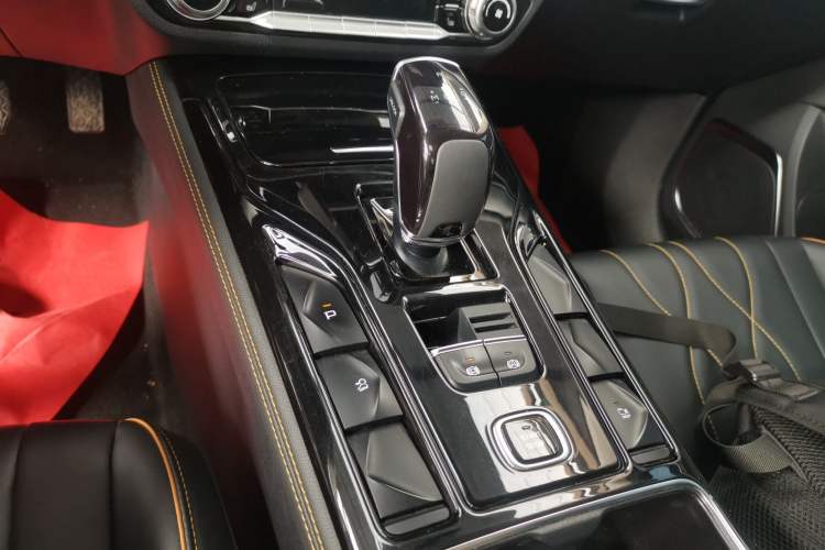 Used Bestune T77 2023 1.5T Automatic Luxury Model Gear Lever