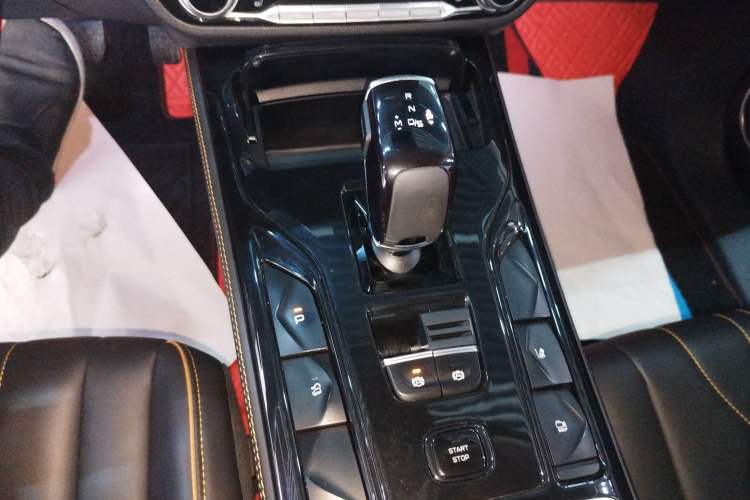 Used Bestune T77 2023 1.5T Automatic Premium Edition Gear Lever