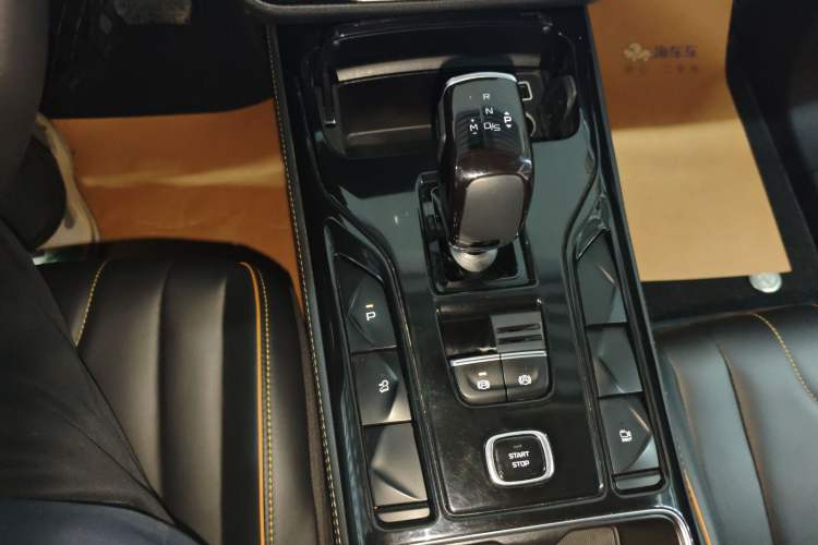 Used Bestune T77 2023 1.5T Automatic Luxury Model Gear Lever