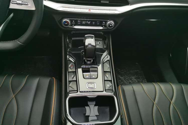 Used Bestune T77 2023 1.5T Automatic Premium Edition Gear Lever