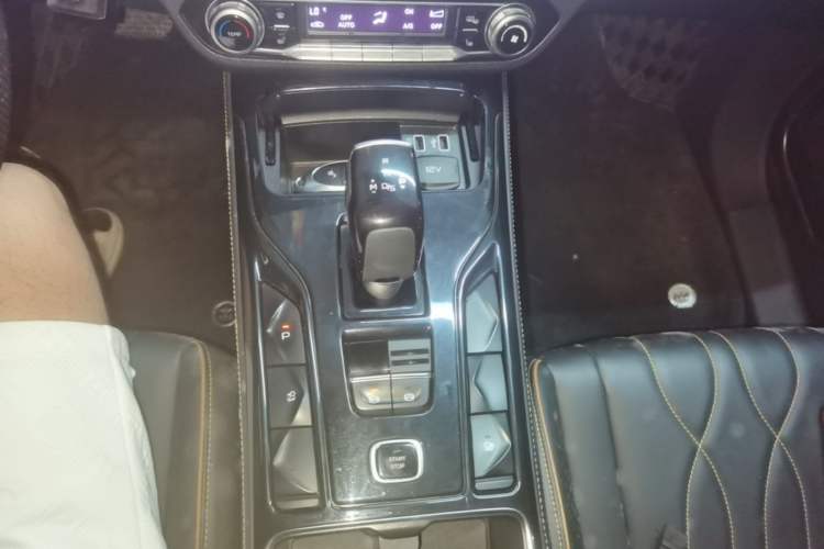 Used Bestune T77 2023 1.5T Automatic Luxury Model Gear Lever