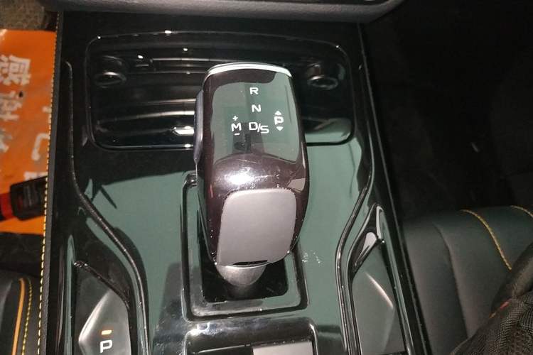 Used Bestune T77 2023 1.5T Automatic Luxury Model Gear Lever