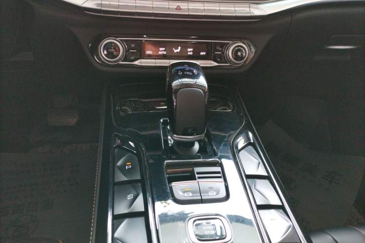 Used Bestune T77 2023 1.5T Automatic Luxury Model Gear Lever