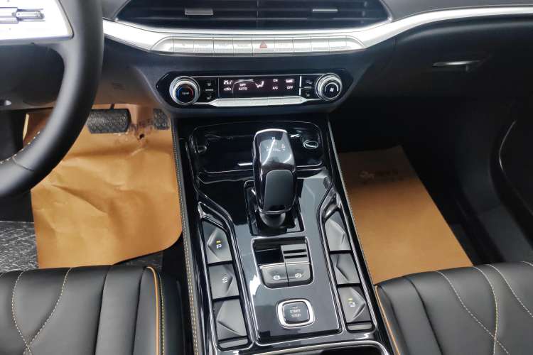 Used Bestune T77 2023 1.5T Automatic Luxury Model Gear Lever