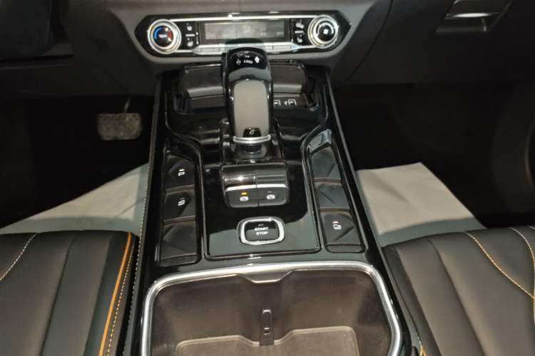 Used Bestune T77 2023 1.5T Automatic Luxury Model Gear Lever