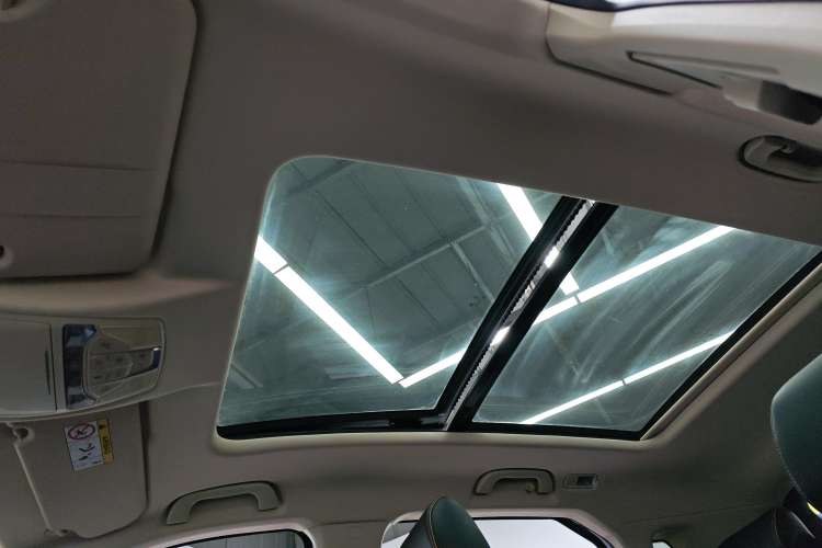 Used Bestune T77 2023 1.5T Automatic Luxury Model Headliner