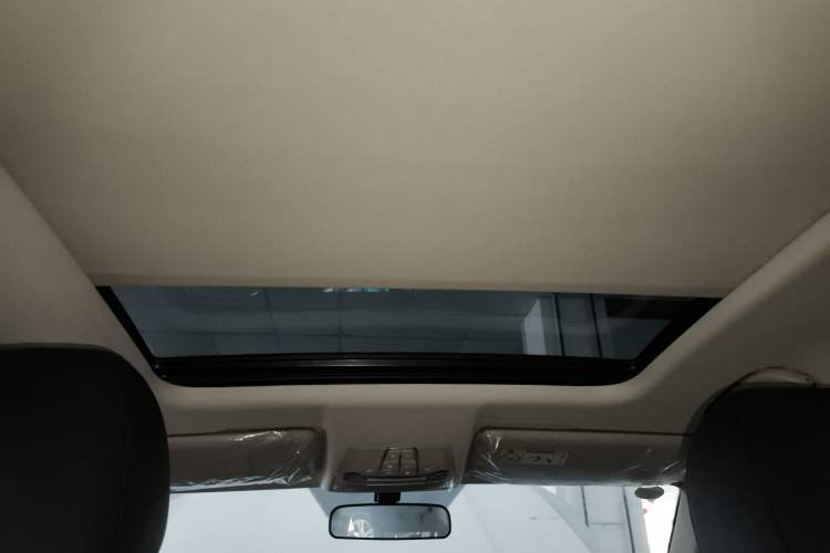 Used Bestune T77 2023 1.5T Automatic Luxury Model Headliner