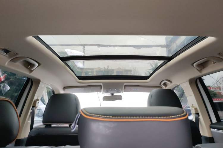 Used Bestune T77 2023 1.5T Automatic Luxury Model Headliner