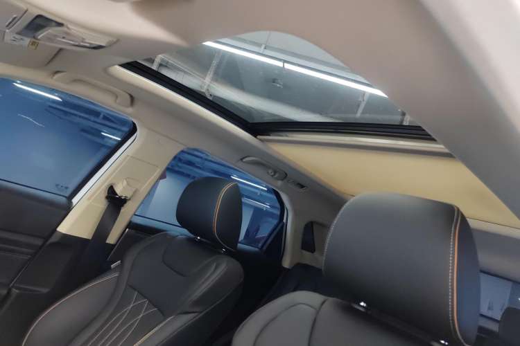 Used Bestune T77 2023 1.5T Automatic Luxury Model Headliner