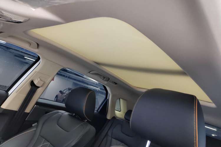 Used Bestune T77 2023 1.5T Automatic Luxury Model Headliner