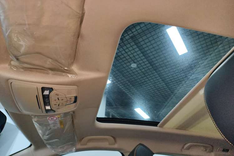 Used Bestune T77 2023 1.5T Automatic Luxury Model Headliner