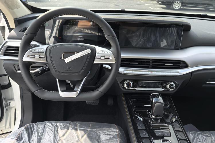 Used Bestune T77 2023 1.5T Automatic Luxury Model Interior 1