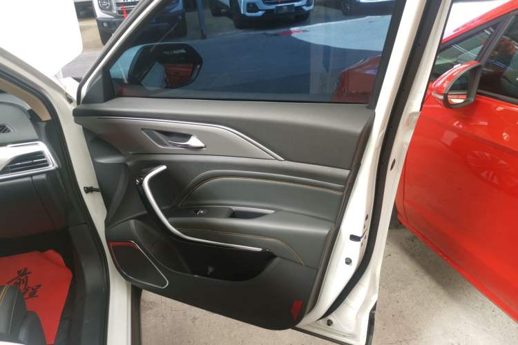 Used Bestune T77 2023 1.5T Automatic Luxury Model Interior 2