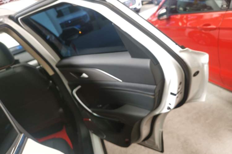 Used Bestune T77 2023 1.5T Automatic Luxury Model Interior 3