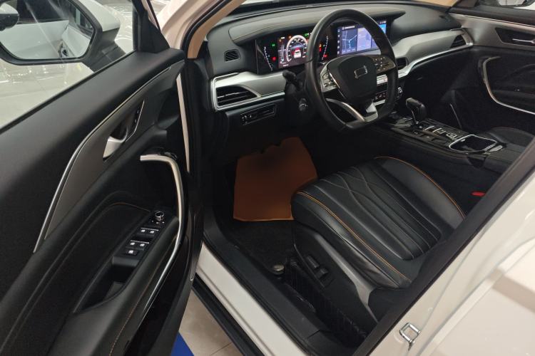 Used Bestune T77 2023 1.5T Automatic Luxury Model Interior 3
