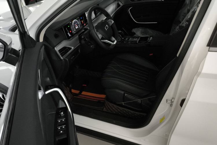 Used Bestune T77 2023 1.5T Automatic Luxury Model Interior 3