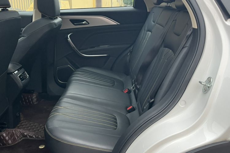 Used Bestune T77 2023 1.5T Automatic Premium Edition Interior 4