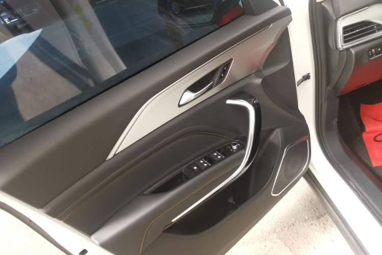 Used Bestune T77 2023 1.5T Automatic Luxury Model Interior 4