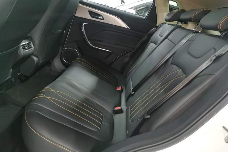 Used Bestune T77 2023 1.5T Automatic Luxury Model Interior 4