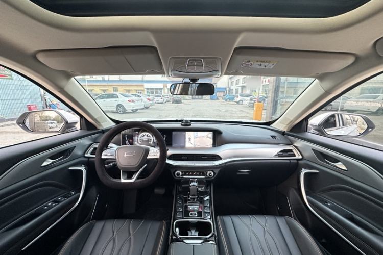 Used Bestune T77 2023 1.5T Automatic Luxury Model Interior 4
