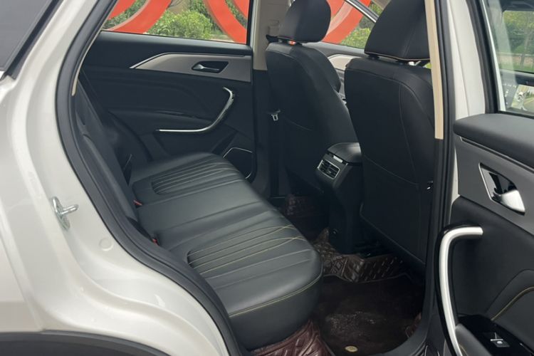 Used Bestune T77 2023 1.5T Automatic Premium Edition Interior 7