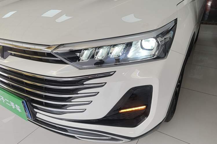 Used Bestune T77 2023 1.5T Automatic Luxury Model Left Front Headlight