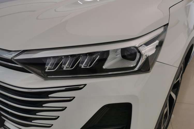 Used Bestune T77 2023 1.5T Automatic Premium Edition Left Front Headlight